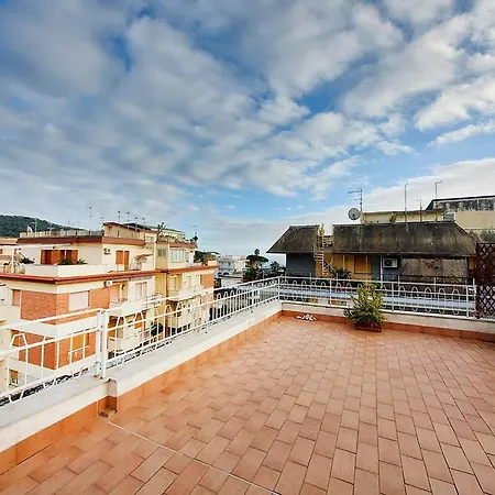 Un Letto A - Attico A Serapo Apartment